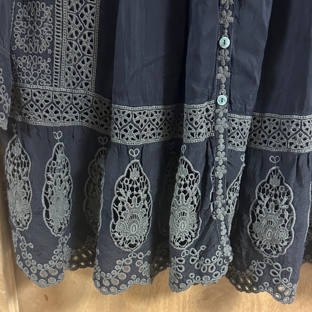Johnny Was Black Blouse with Floral Embroidery - Picture 4 of 9